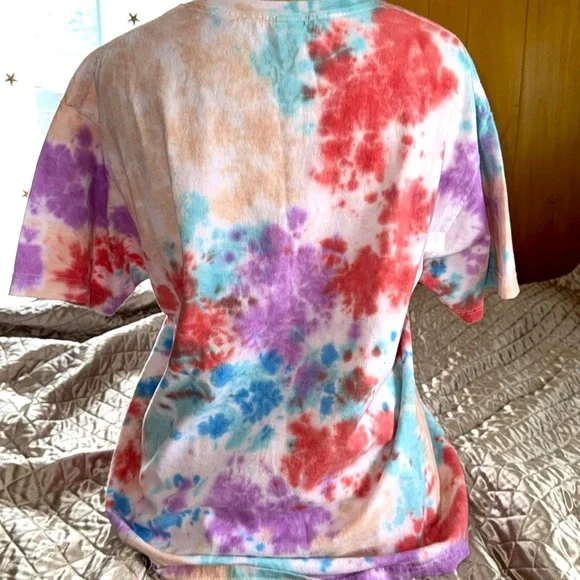 SANRIO TSHIRT HELLO KITTY decals - Picture 2 of 3